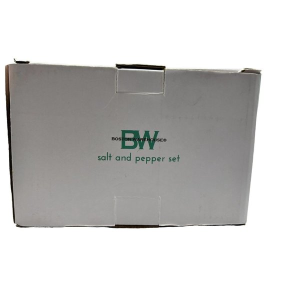 Anthropomorphic When Pigs Fly Round Salt and Pepper Shakers Set Boston Warehouse - Picture 6 of 8